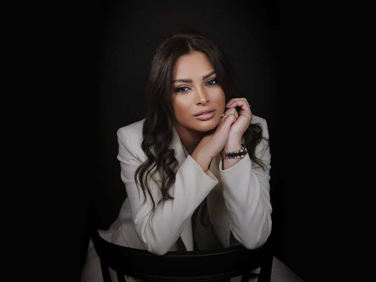 الكاتبة ندين جابر تتحدث عن جرح عمليتها الجراحية.. هل سيختفي؟ 