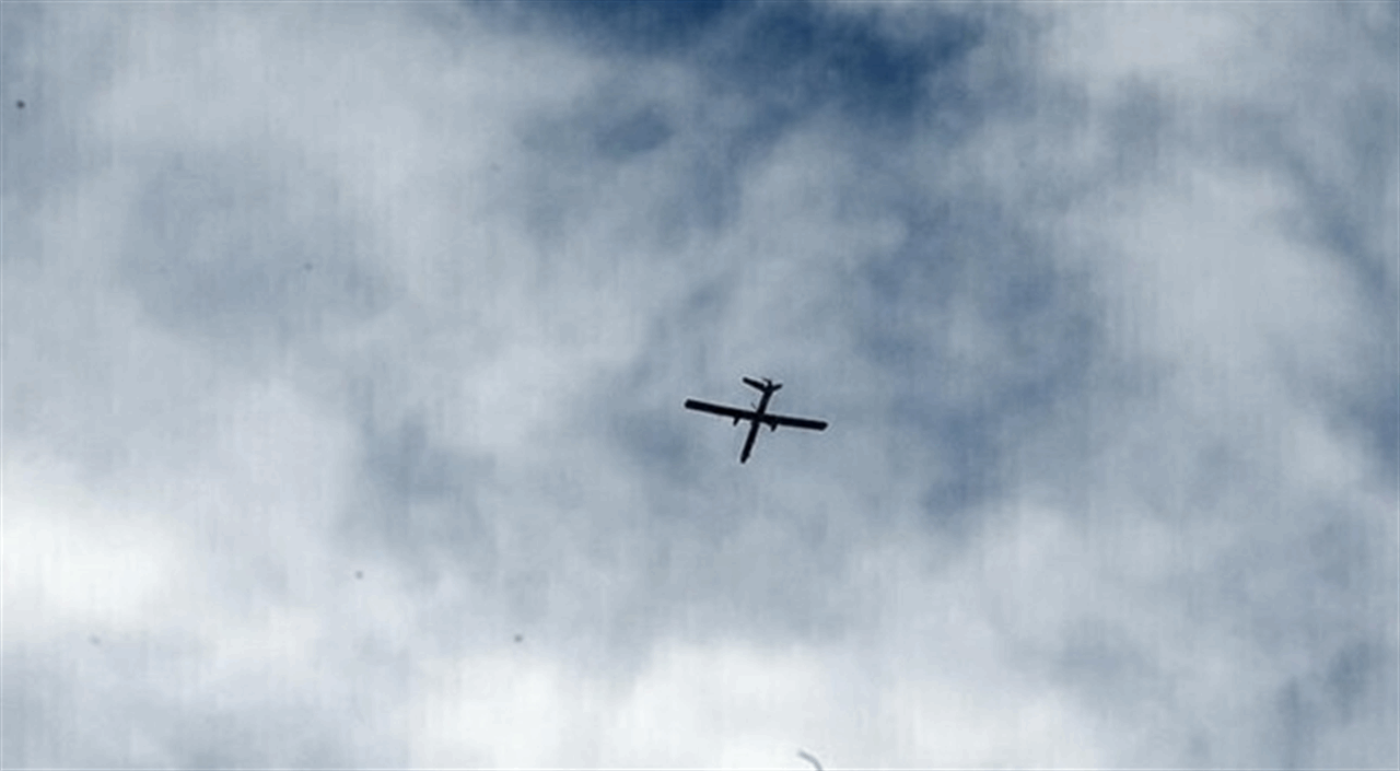 في الجنوب.. قنبلة اسرائيلية على مجسم &quot;يا حسين&quot;! (صورة) 