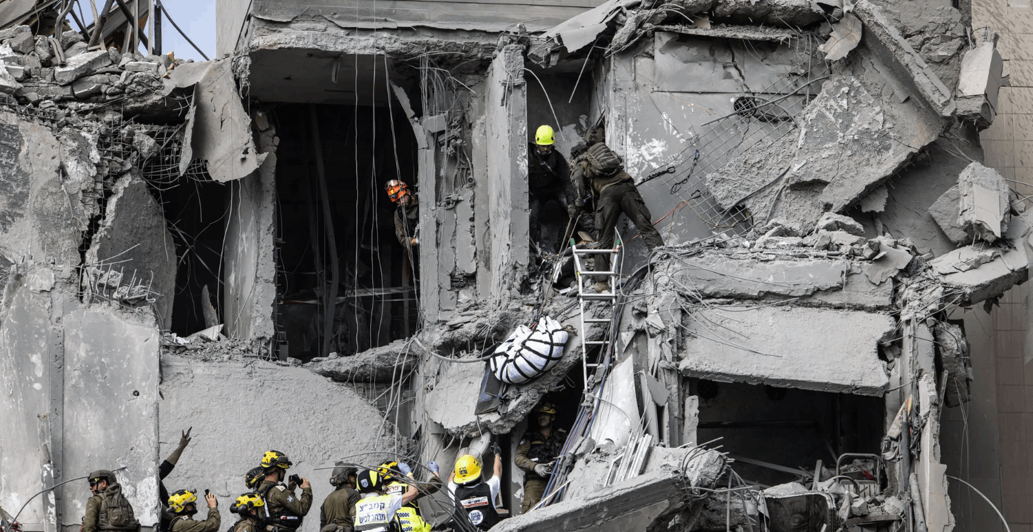 &quot;ايران أصابت مواقع عسكرية&quot;.. إسرائيل تعترف! 