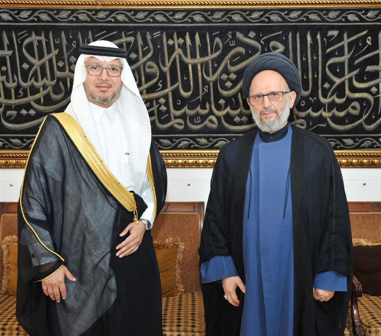 السفير السعودي في لبنان وليد بخاري يلتقي بالسيد علي فضل الله معزياً 