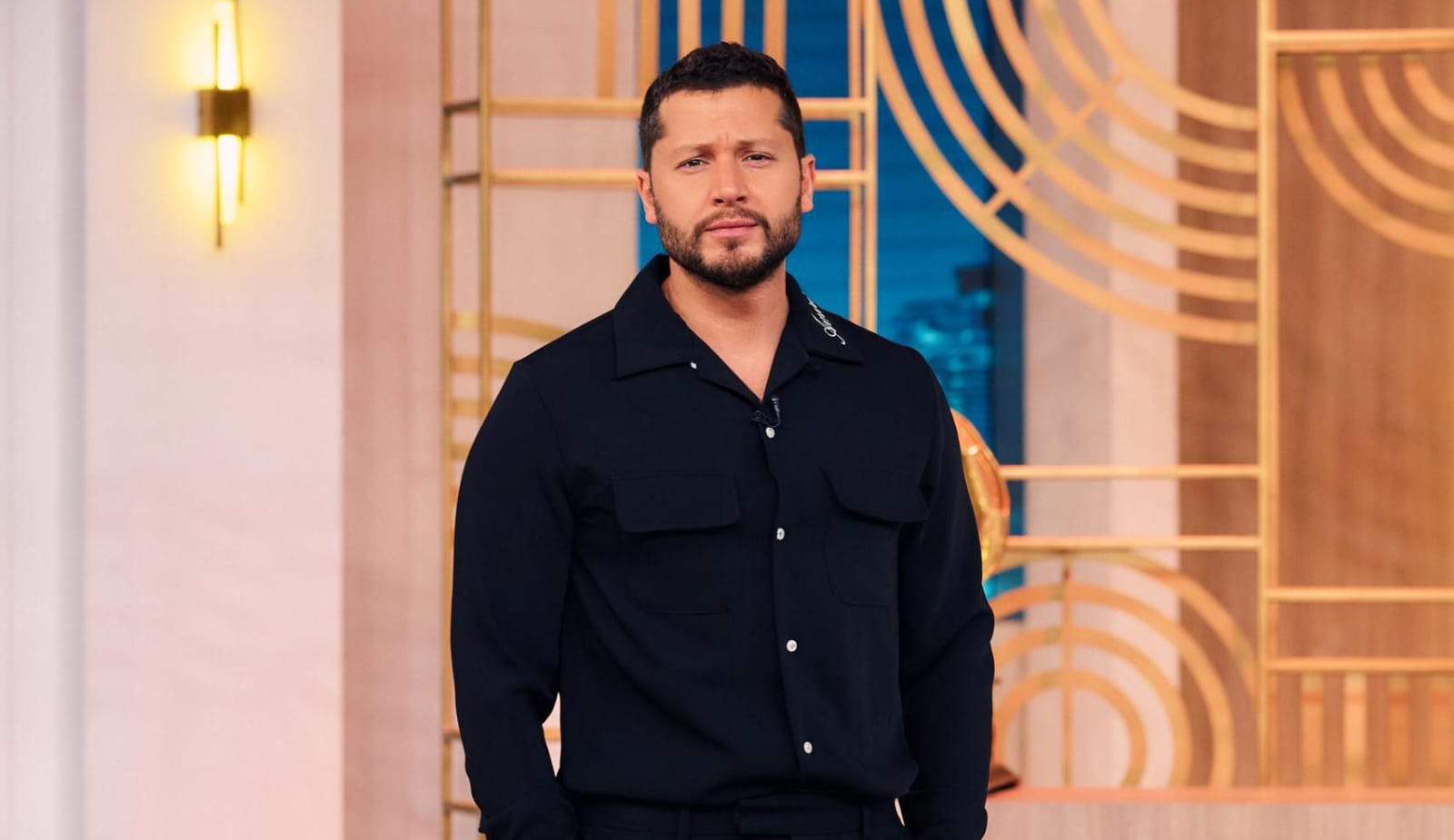 انس طيارة يحتفل بمعمودية ابنته وجمال الاخيرة يلفت الأنظار