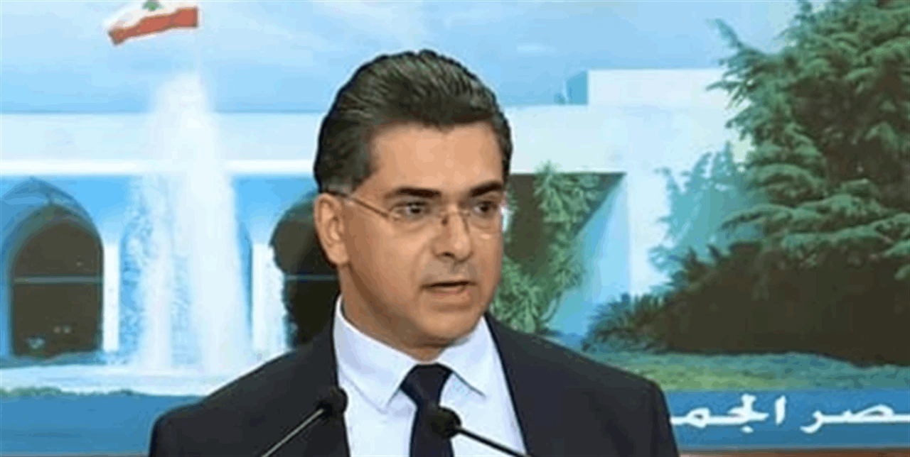 وزير الاعلام بول مرقص يتلو مقررات الجلسة الوزارية