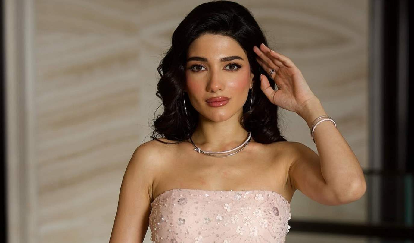 مقطع فيديو لـ نارين بيوتي يقلق الجمهور على صحتها.. نزفت من انفها مرة جديدة