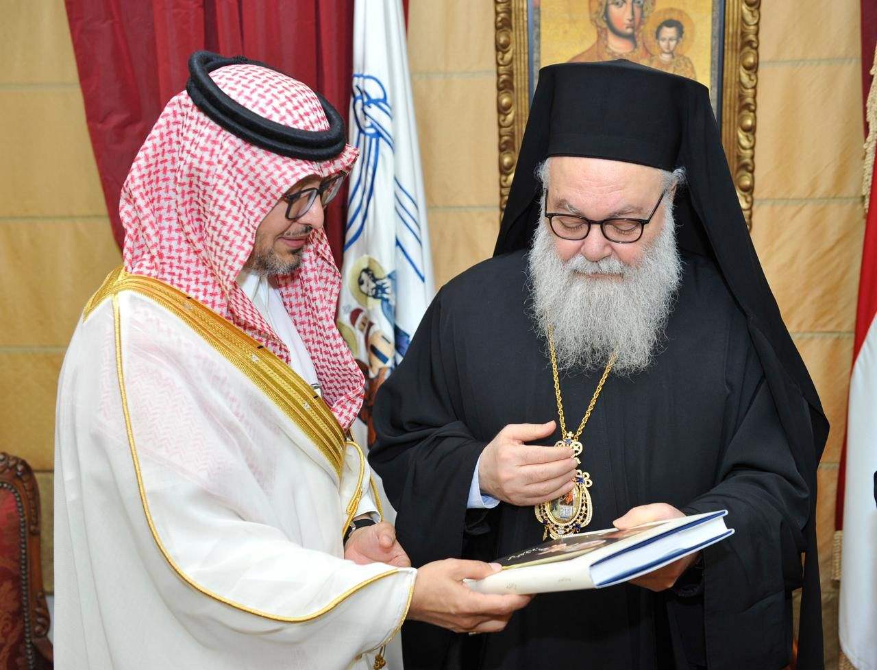 السفير السعودي في لبنان وليد بخاري يزور البطريرك يوحنا العاشر اليازجي