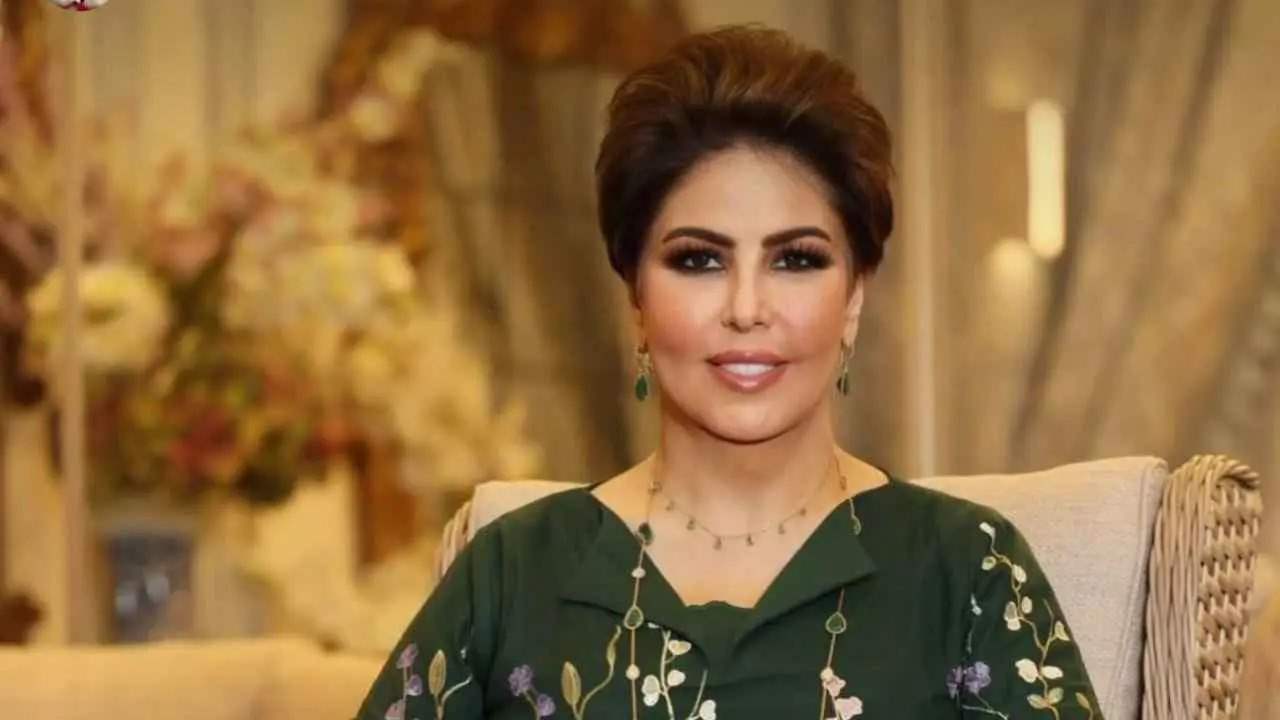 فجر السعيد خارج السجن بعد 7 اشهر من توقيفها وتسجد شكرًا لله