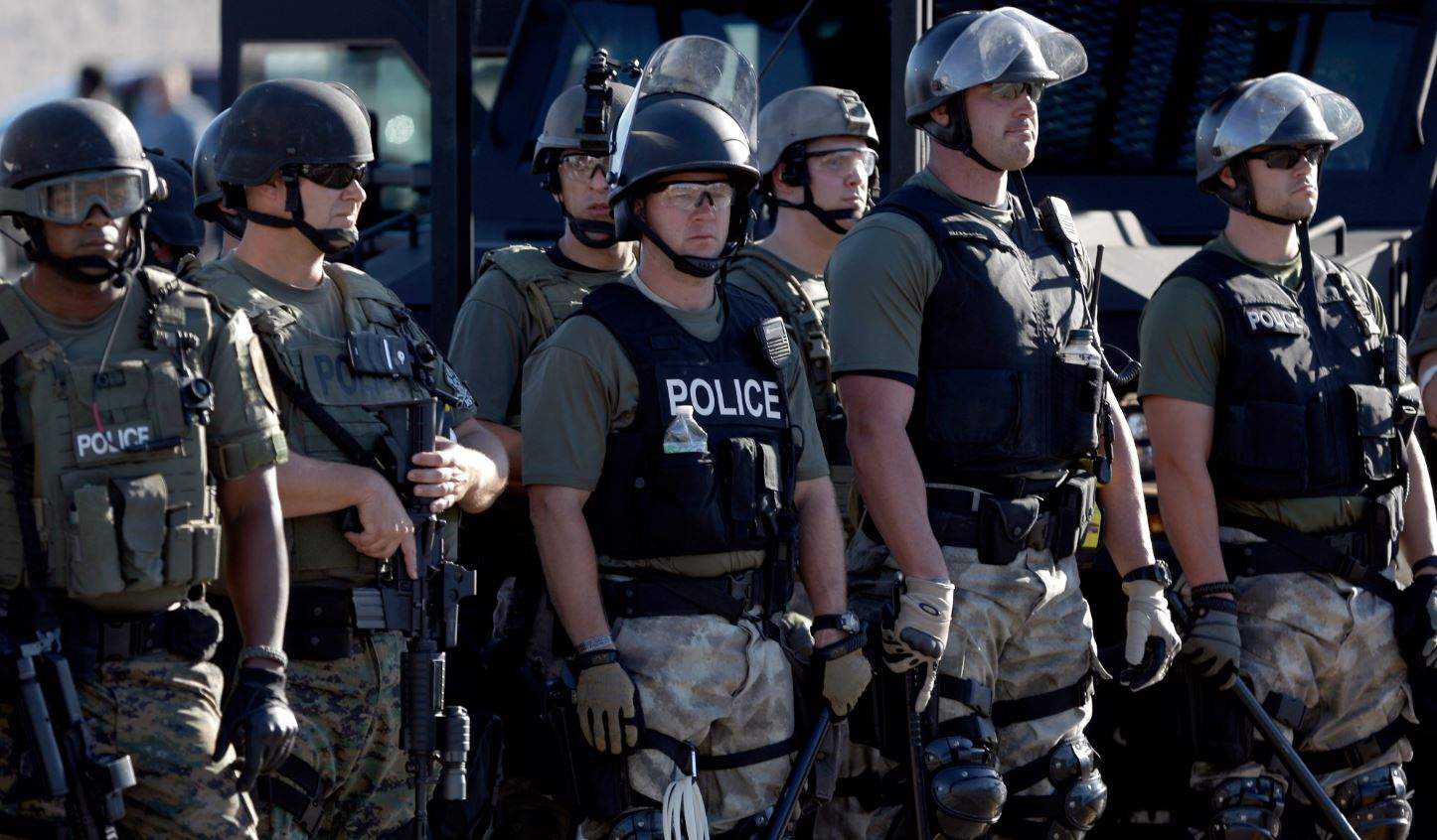 &quot;سيارة مجهولة&quot; تصدم حشداً في لوس أنجلوس (فيديو)