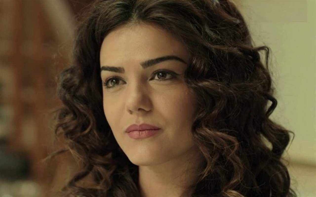 الممثلة السورية دانا مارديني تعلن اعتزالها: لن اعمل بعد الآن ! 