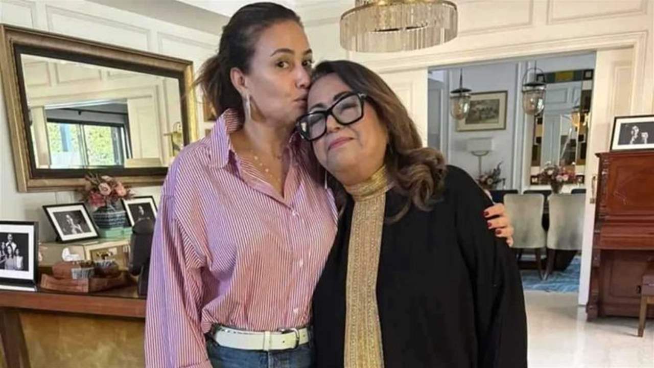 هند صبري في اول تعليق لها بعد وفاة والدتها: كيف يدور العالم بدون أمّ؟ 