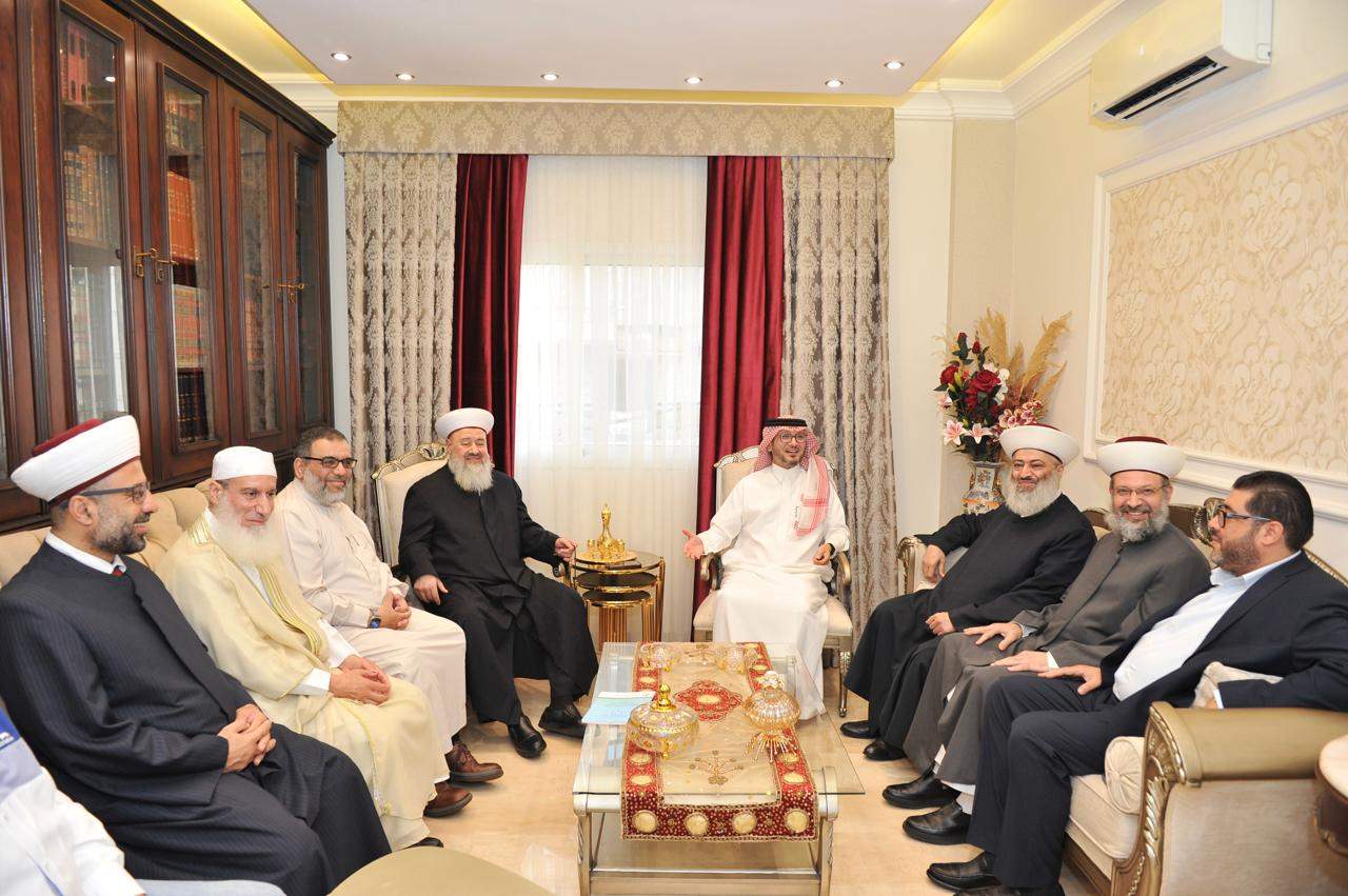 سلسلة لقاءات للسفير السعودي في لبنان وليد بخاري (صور) 