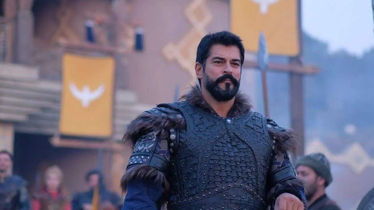 بوراك اوزيجفيت بتصرف مفاجئ بعد انسحابه من مسلسل &quot;المؤسس عثمان&quot;