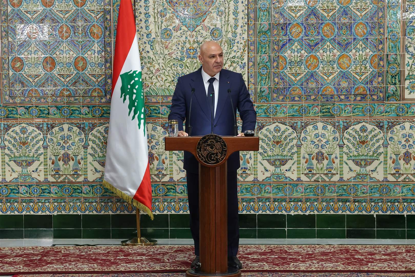 بعد لقائه نظيره الجزائري.. هذا ما قاله الرئيس عون عن إعادة الإعمارِ