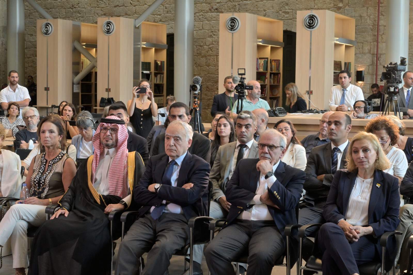 سلام: أجدد التزامي بالبيان الوزاري ببناء دولة حرة مستقلة (صور) 