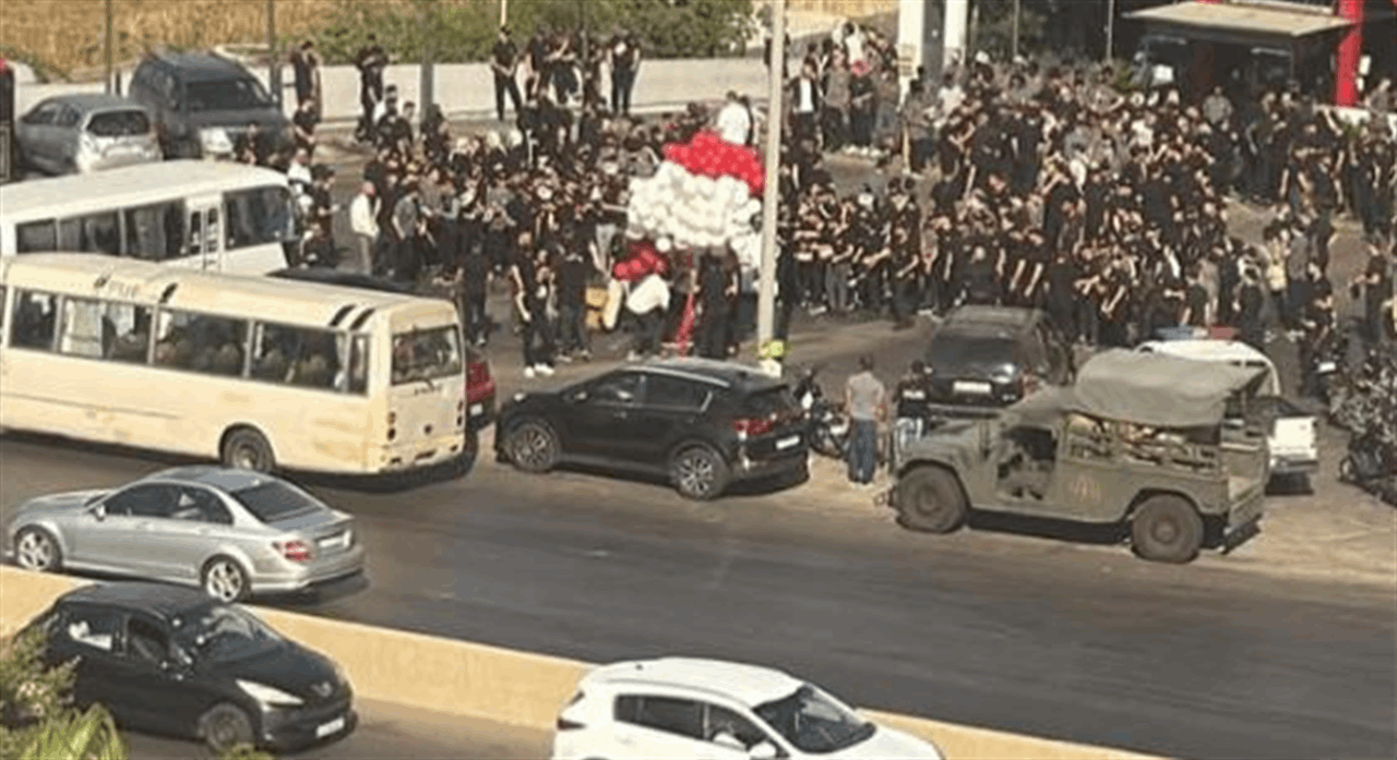 قمصان سود &quot;من نوع آخر&quot; في خلدة!