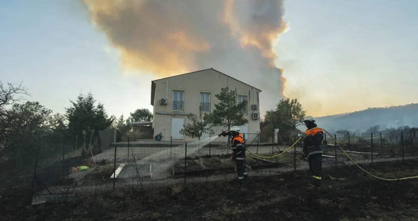 حريق غابات في جنوب فرنسا يلتهم الاف الهكترات