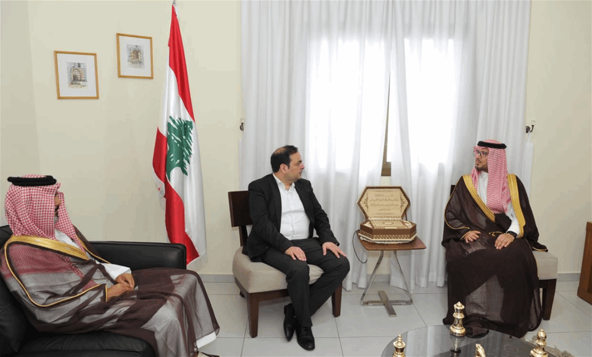 السفير السعودي في لبنان وليد بخاري يلتقى النائب حيدر ناصر