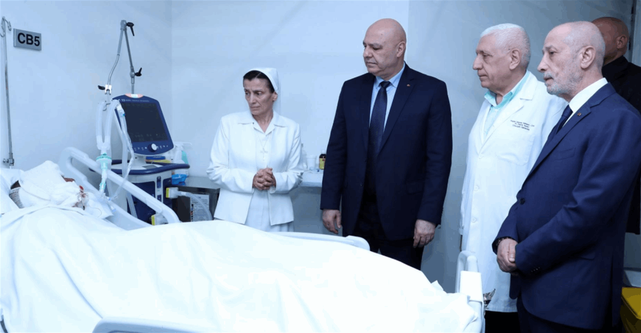 بالصّورة: الرئيس عون يزور أحد العسكريّين الجرحى