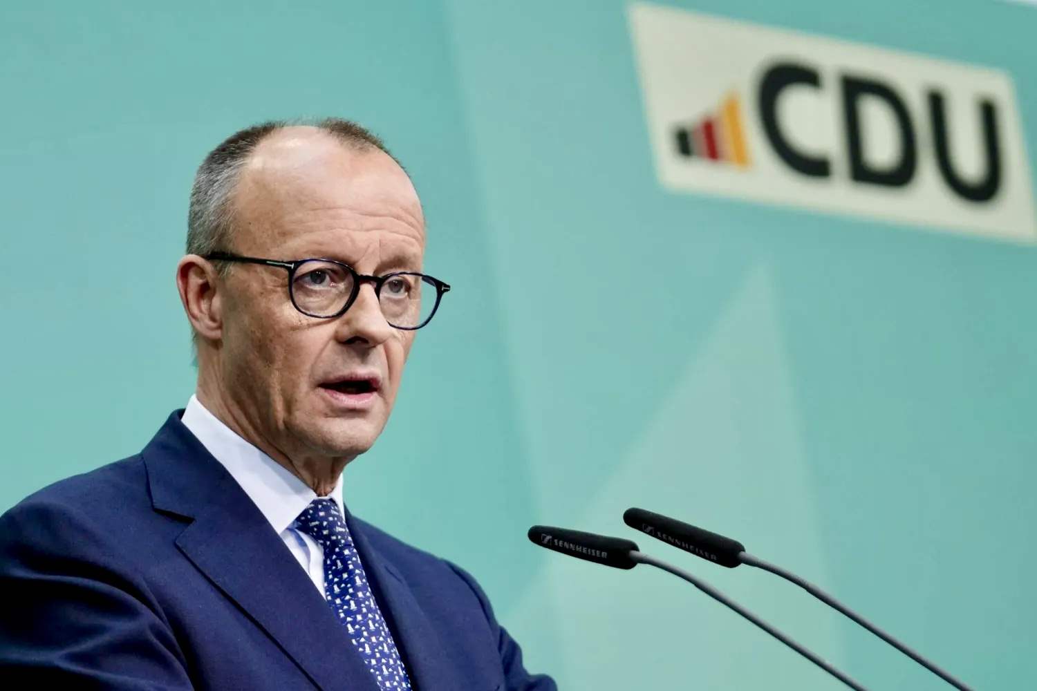 المستشار الألماني يعلن عن &quot;مباحثات&quot; الأربعاء بمشاركة ترامب والأوروبيين وزيلينسكي