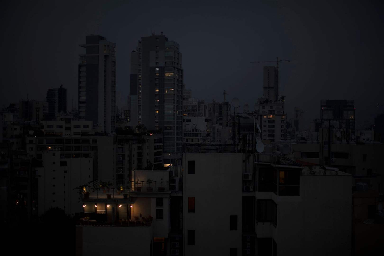 بعزّ &quot;الشوب&quot;.. لبنان بلا كهرباء وهذا موعد عودتها تدريجياً! 