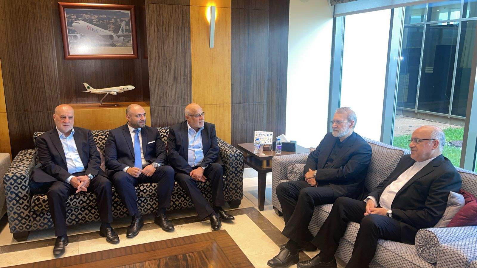 سلاح &quot;حزب الله&quot;.. بين لاريجاني والرؤساء الثلاثة! (الجمهورية)