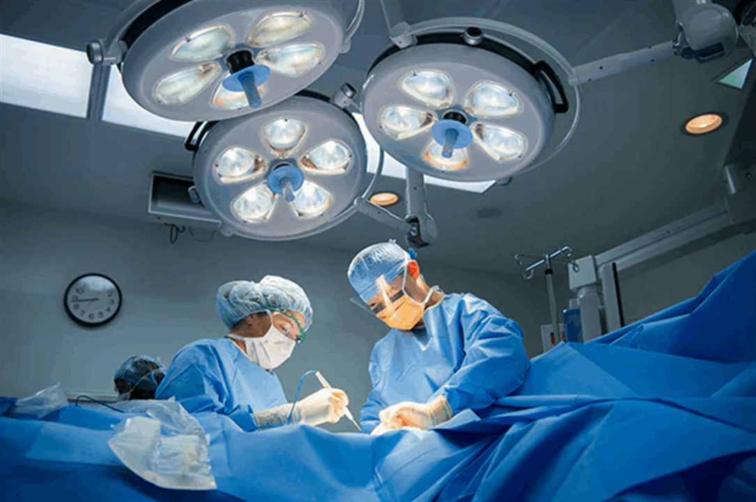 بسبب&quot; تشات جي بي تي&quot;.. رجل في المستشفى