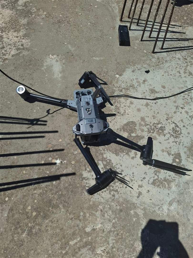 مراسل الجديد: سقوط طائرة درون اسرائيلية على سطح أحد المنازل في مدينة بنت جبيل