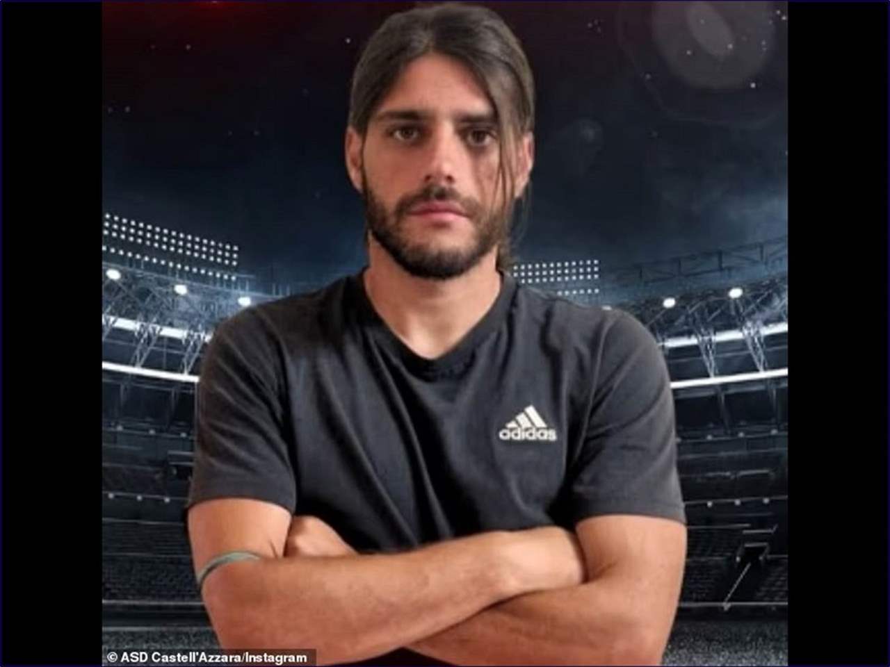 وفاة لاعب كرة قدم عن عمر 30 عاما أمام والدته 