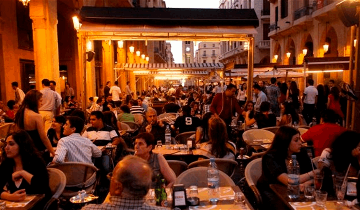  حركة لافتة في المقاهي 