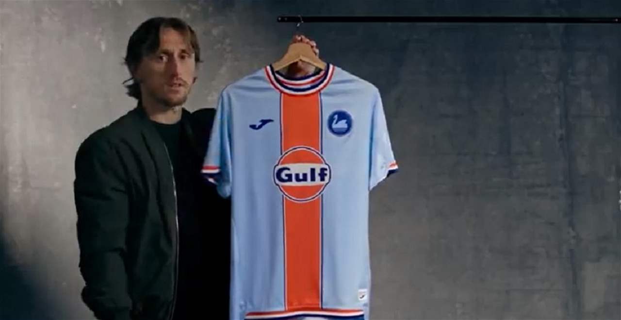 فيديو - لوكا مودريتش يظهر مع سوانزي سيتي 