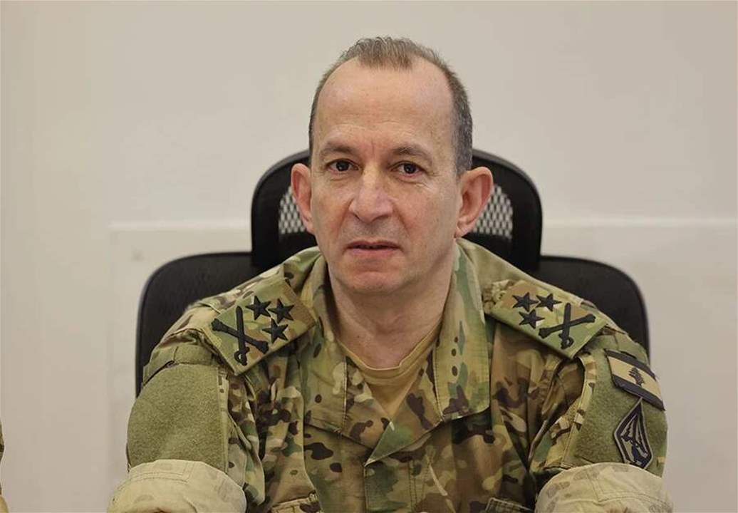 قائد الجيش &quot;يهدد&quot; بالإستقالة (الأخبار)