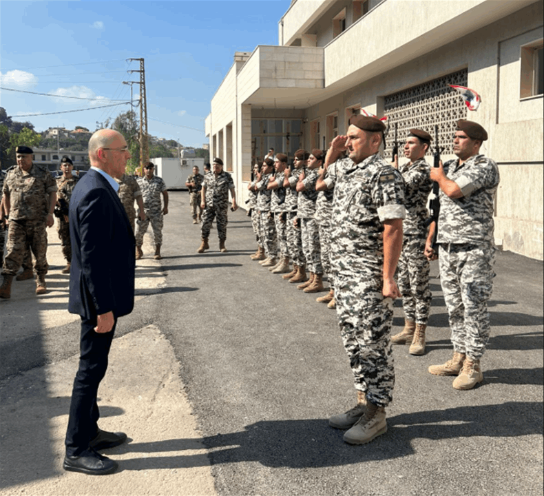 الحجار يجول على المعابر الحدودية ومراكز الامن العام شمالا 