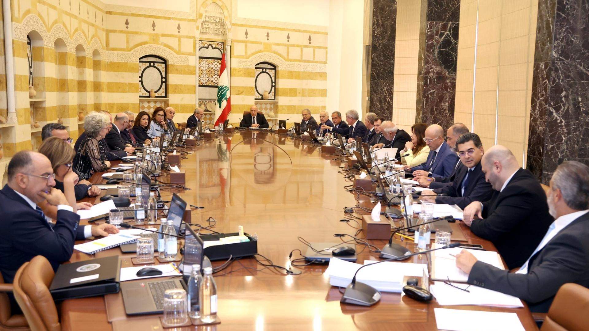 دخل قائد الجيش.. فإنسحب كافة وزراء الشيعة (شاهد الفيديو)