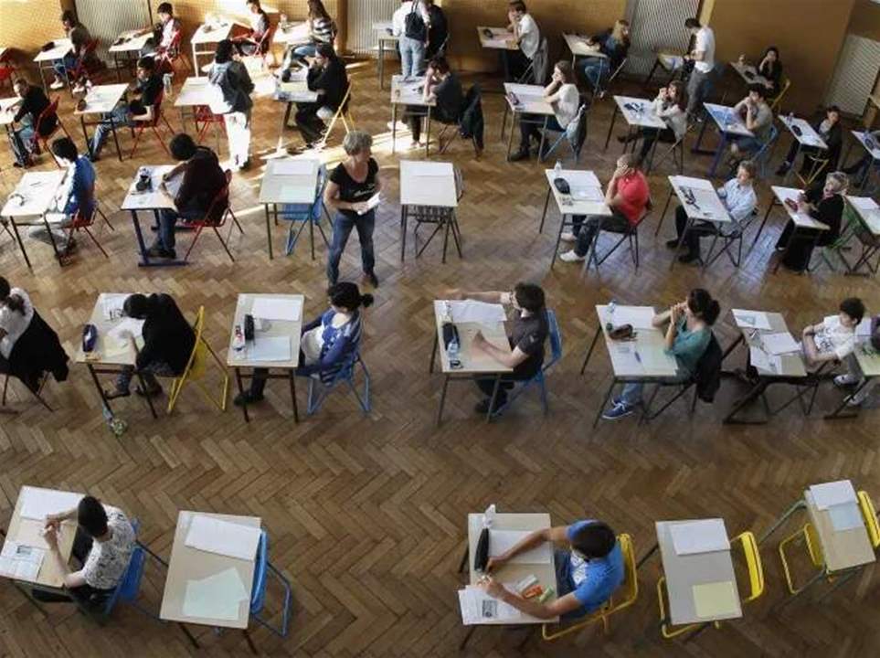 في فرنسا.. اصغر تلميذة تنال شهادة البكالوريا