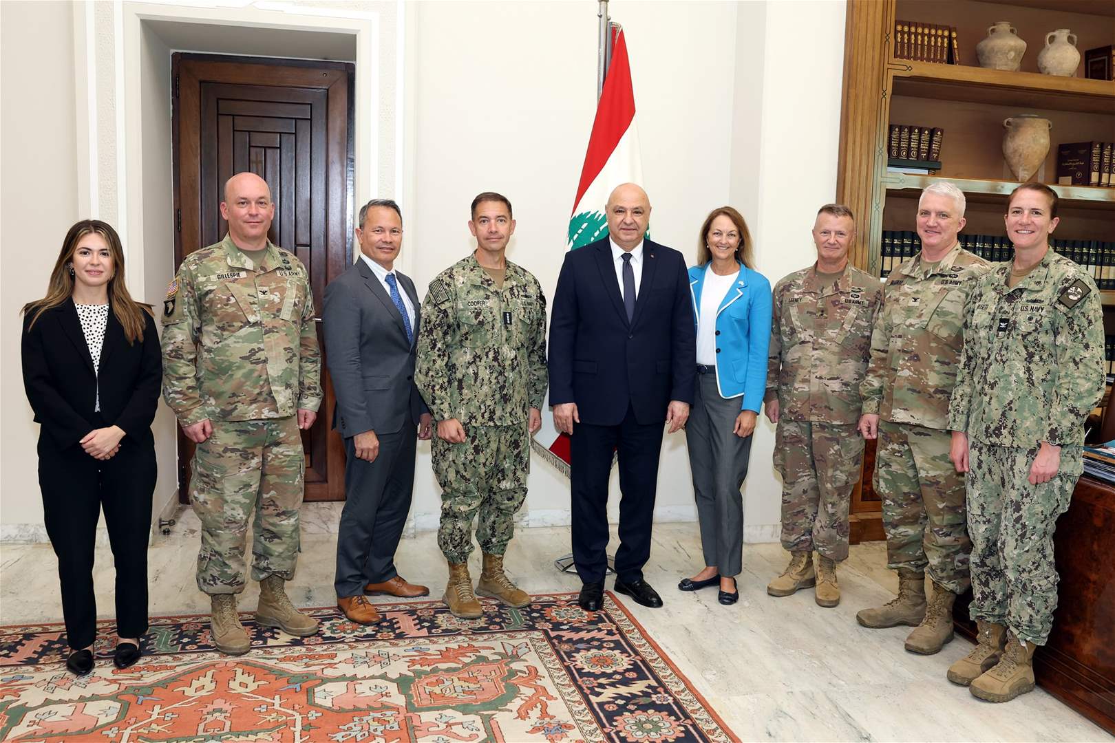 الرئيس عون بعد لقائه القائد الأميركي: نشدد على أهمية استمرار الدعم الأميركي للجيش اللبناني