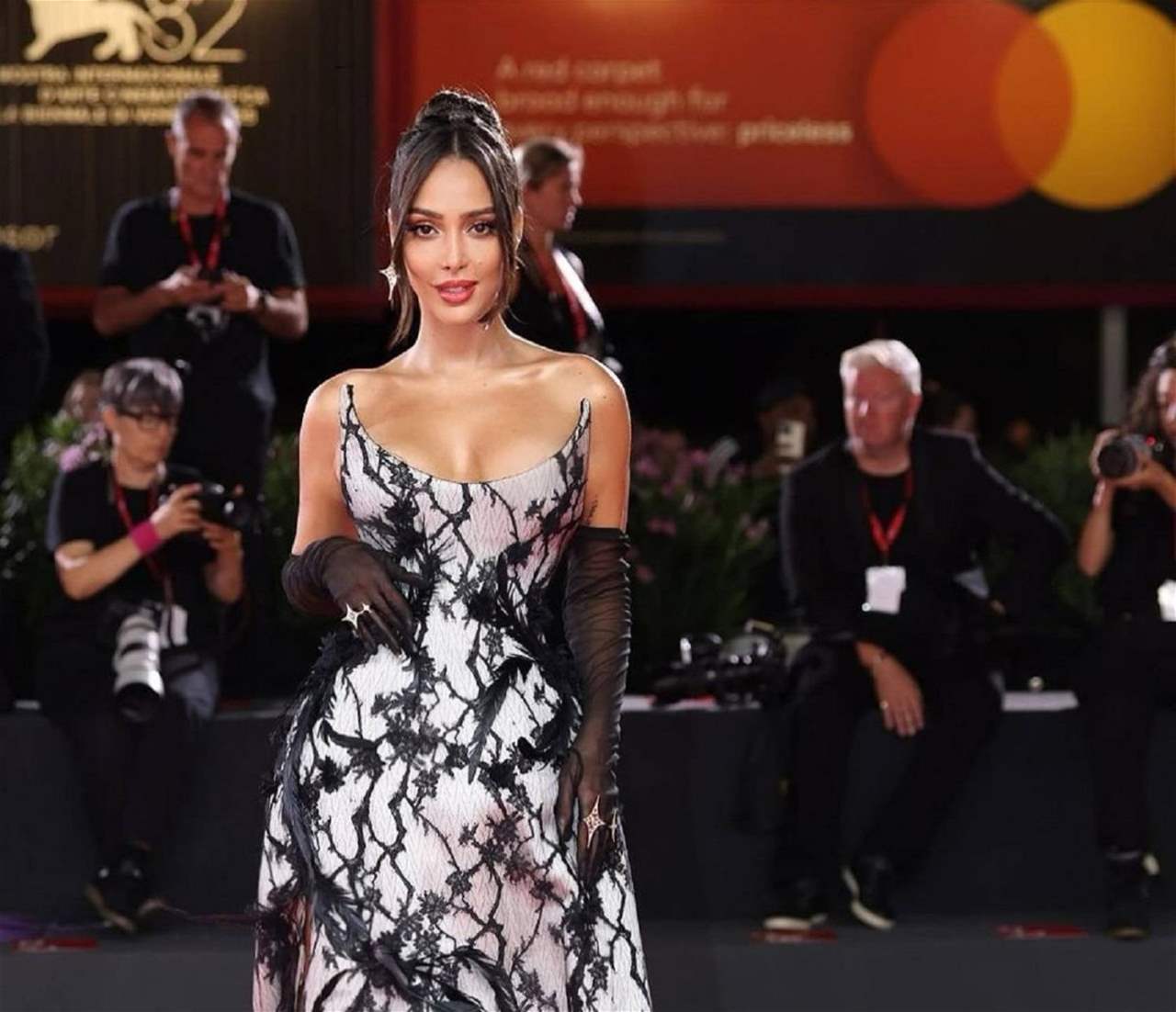 بسمة بوسيل تثير الجدل بلقطات جمعتها مع صديقها داخل غرفة الملابس! 