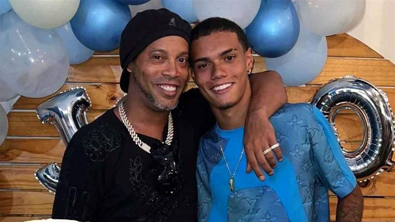 نجل رونالدينيو إلى التشامبيونشيب