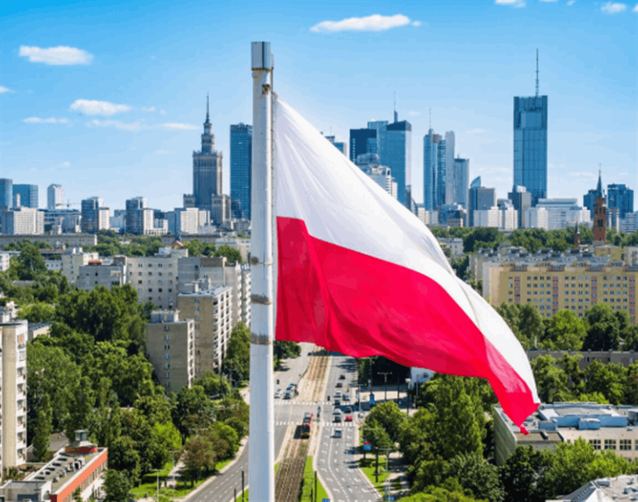 بولندا تتصدى لـ &quot;أجسام معادية&quot; في مجالها الجوي