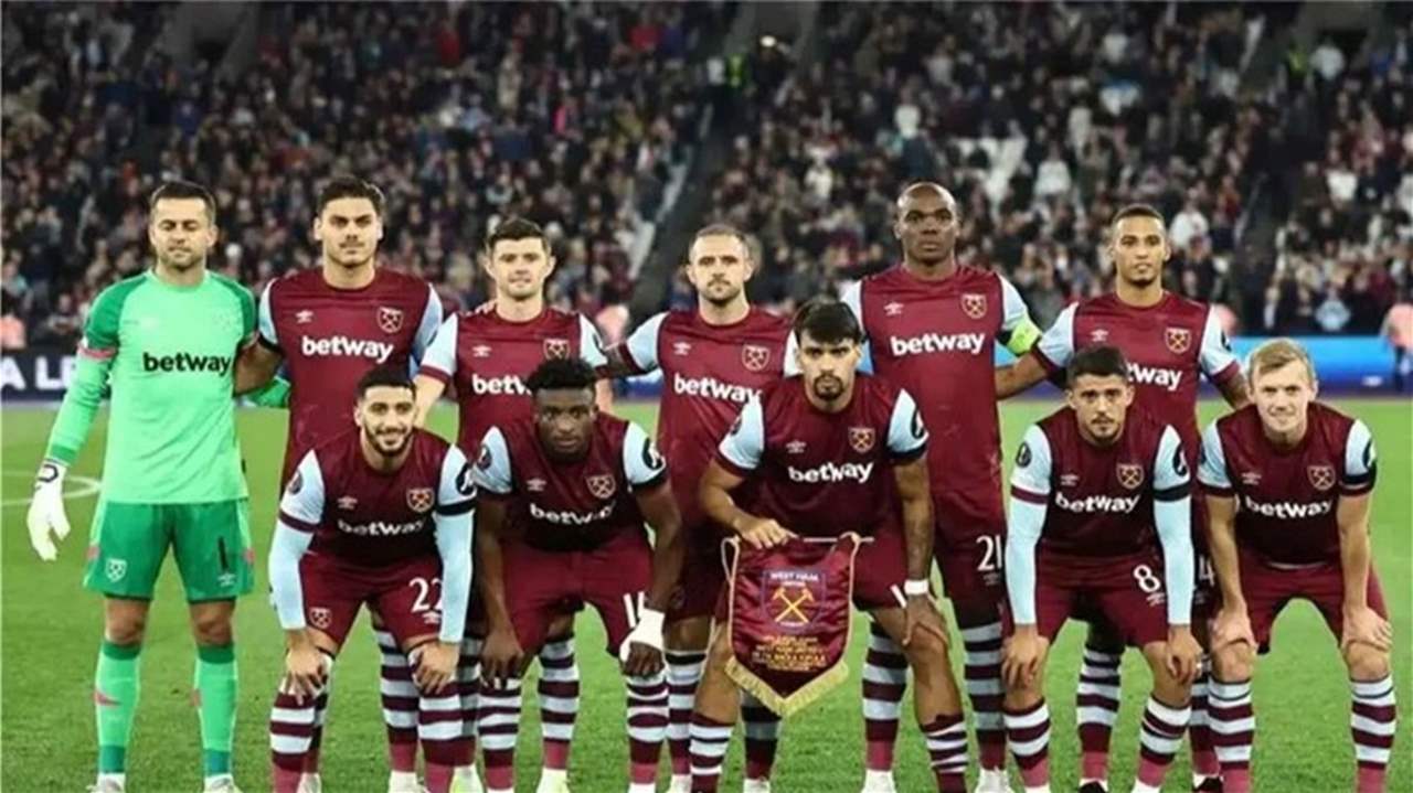 وست هام يحظر غرضا جماهيريا مثيرا للجدل قبل الديربي 