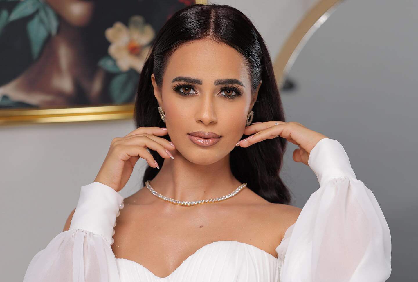 رنا سماحة تسخر من خطوبة طليقها!