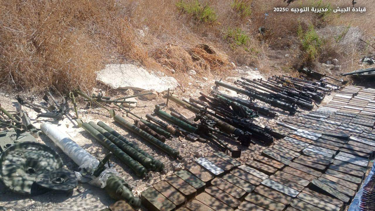 تسليم &quot;السلاح الفلسطيني&quot;.. فعلي وواقعي وليس مسرحية! 