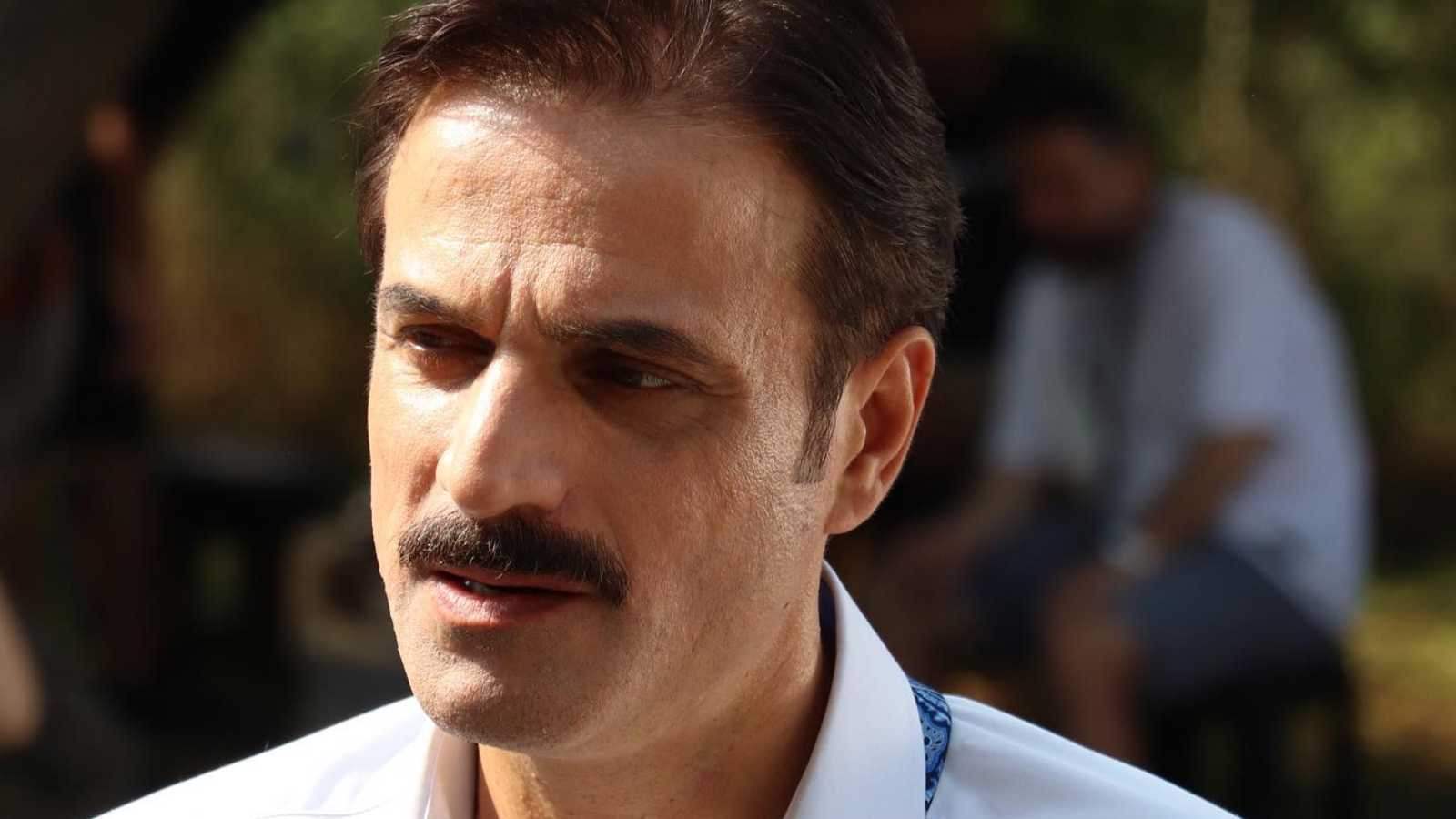 تضارب في المعلومات حول الحالة الصحية للممثل التركي أوفوك أوزكان بعد شائعات محاولة انتحار