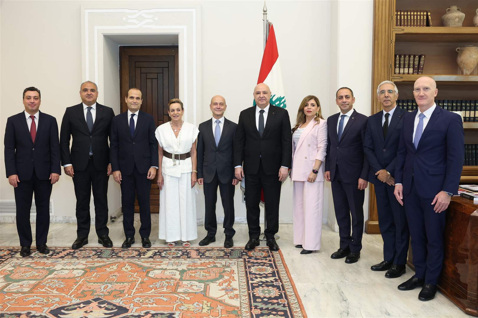 الرئيس عون مستقبلًا سفراء جدد: ضعوا مصلحة لبنان فوق كل اعتبار