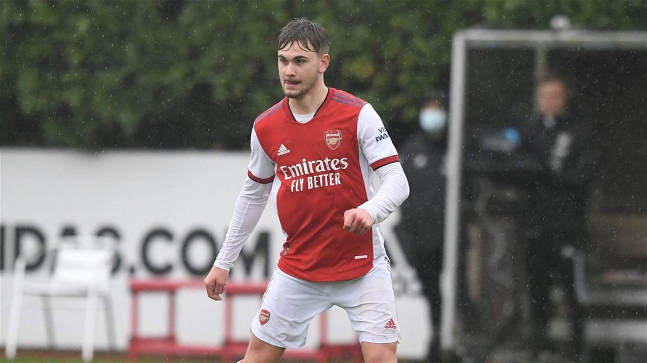 إصابة خطيرة تضع لاعب أرسنال وتشيتشيستر في غيبوبة 