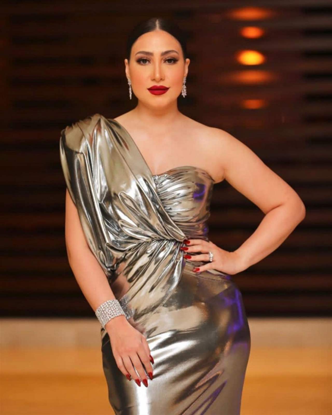 كيف تم الافراج عن الفنانة بوسي بعد القاء القبض عليها في مطار القاهرة 