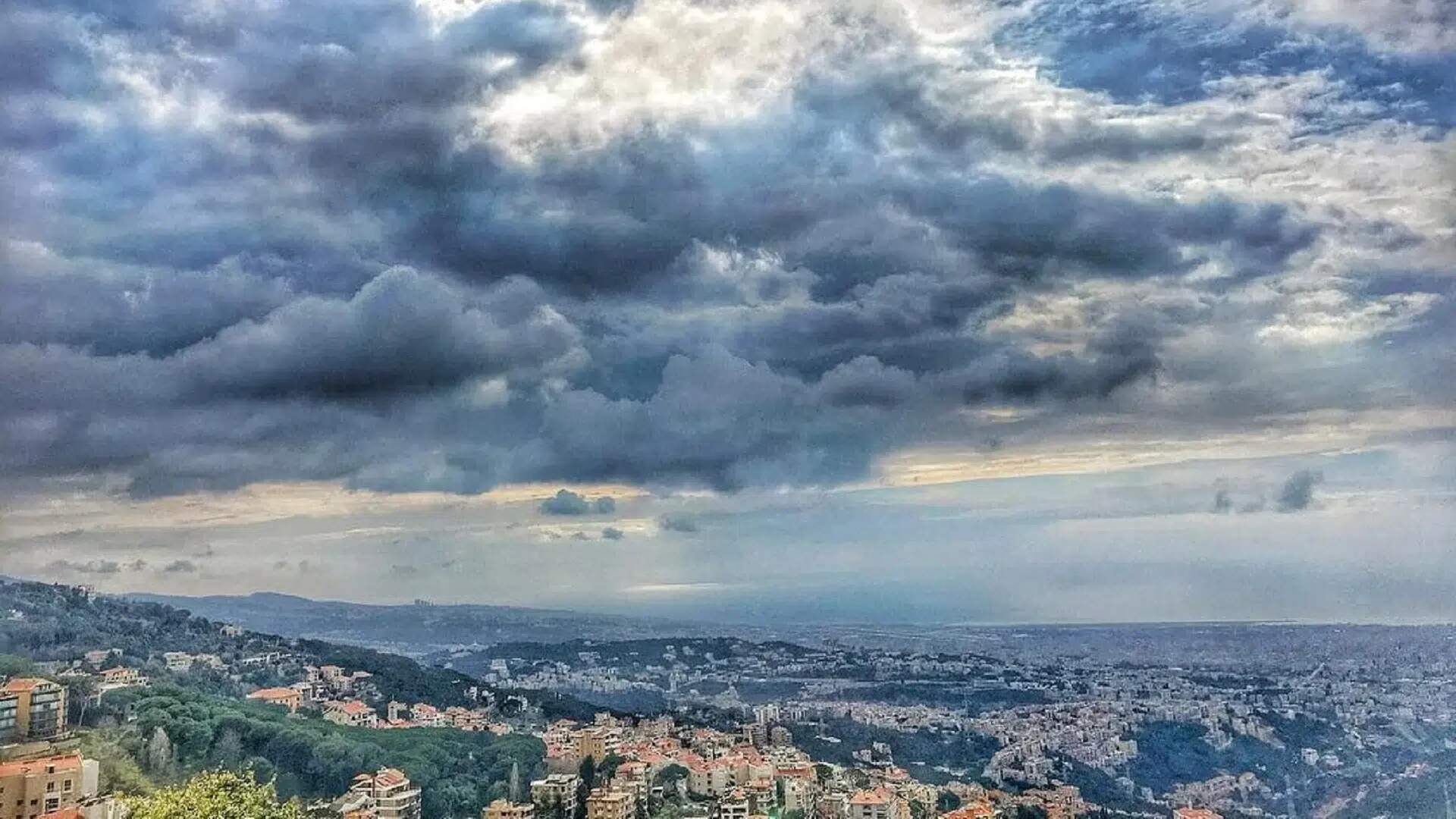 الطقس متقلب.. ودراجات الحرارة تنخفض