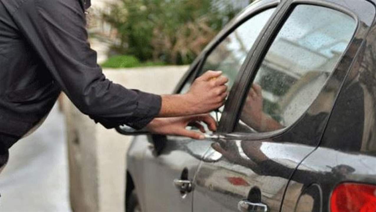 في جبيل.. القوة الأمنية تضبط سيارة مسروقة وتوقف مطلوبَين