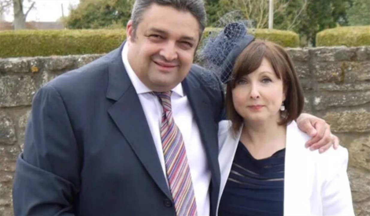 إصابات خطيرة لـ اعلامي شهير وزوجته في حادث انفجار مدفأة