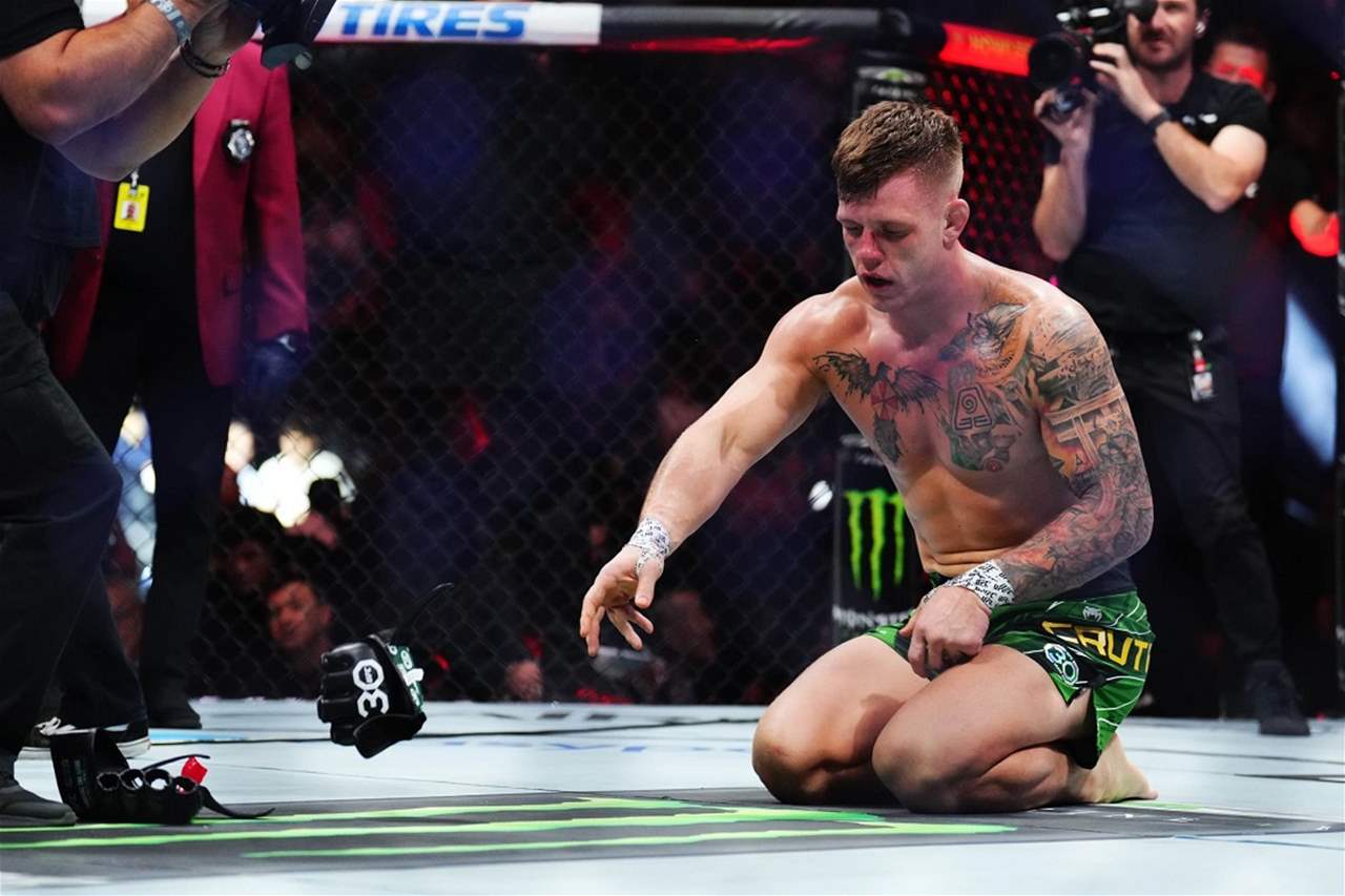 فيديو ـ أجبره على الاستسلام في الجولة الأولى