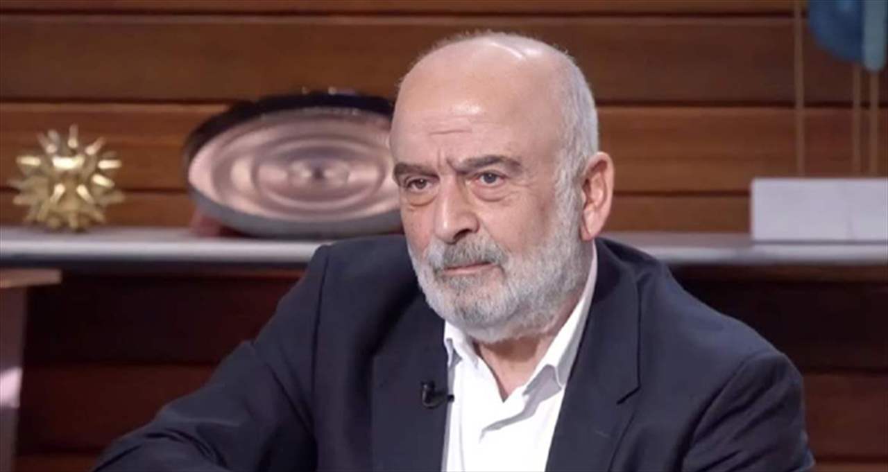 سلوم حداد يبكي خلال المؤتمر الصحافي لمسرحية &quot;الزير سالم&quot; في ابو ظبي 