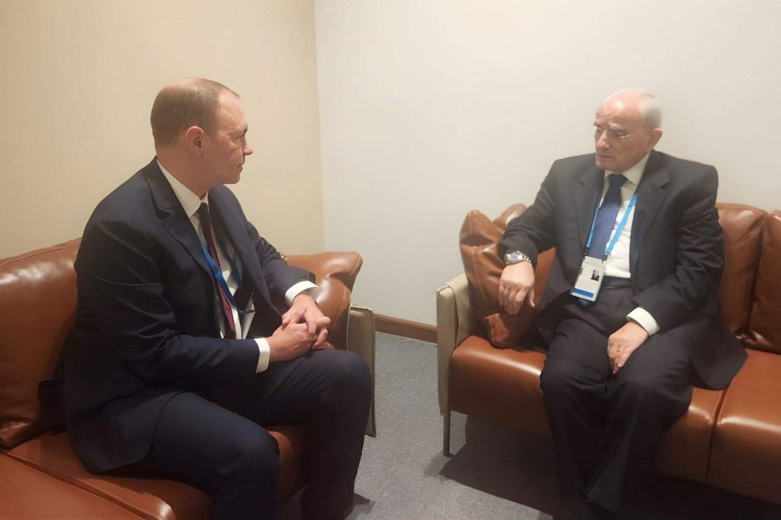 منسى يلتقي نائب وزير الدفاع الألماني.. بحث في &quot;اليونيفيل&quot; والحدود ودعم الجيش