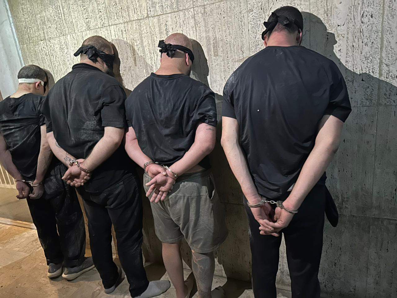 بالفيديو.. عصابة تغرق الضاحية بالمخدرات في قبضة الأمن